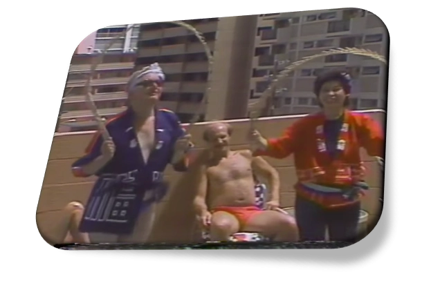 Topper Martyn performing at the pool and juggling during the IBM convention in Hawaii 1983